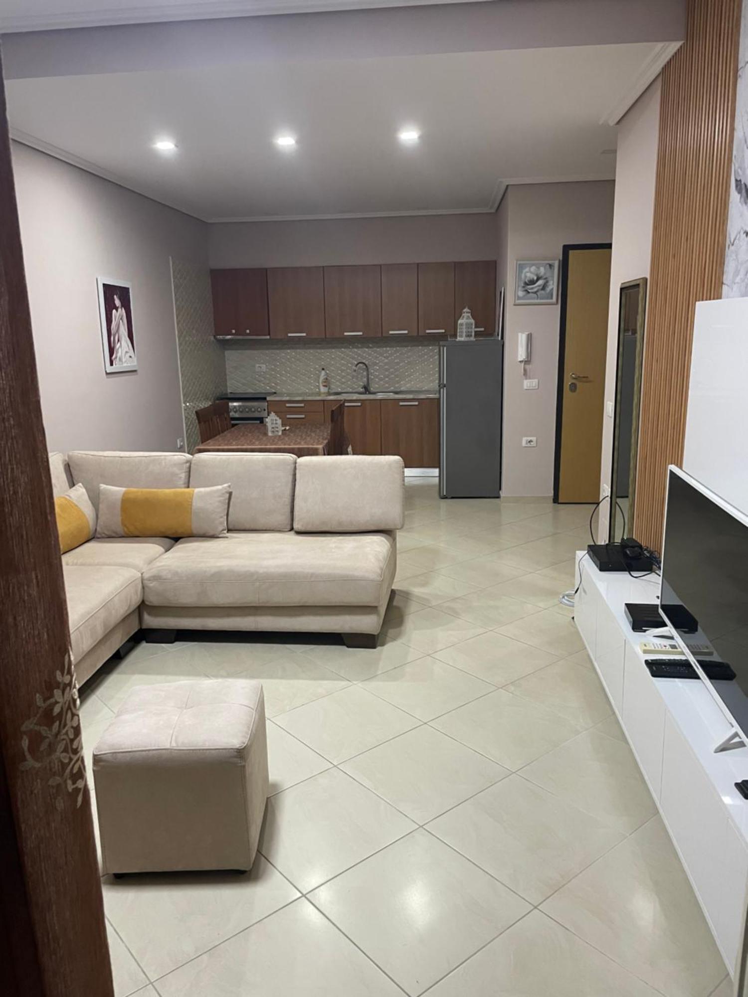 5 Star Apartment Vlorë Esterno foto