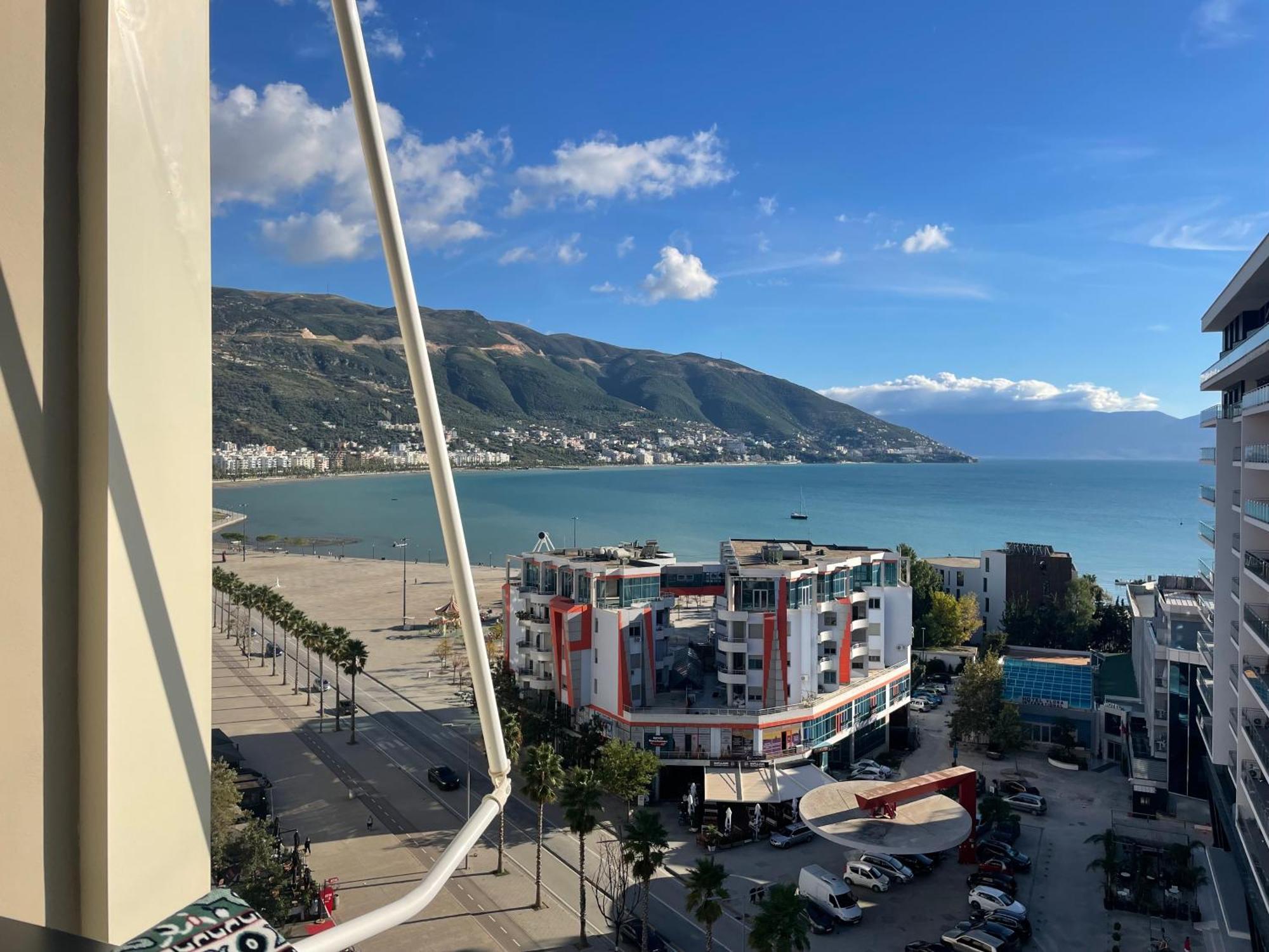 5 Star Apartment Vlorë Esterno foto